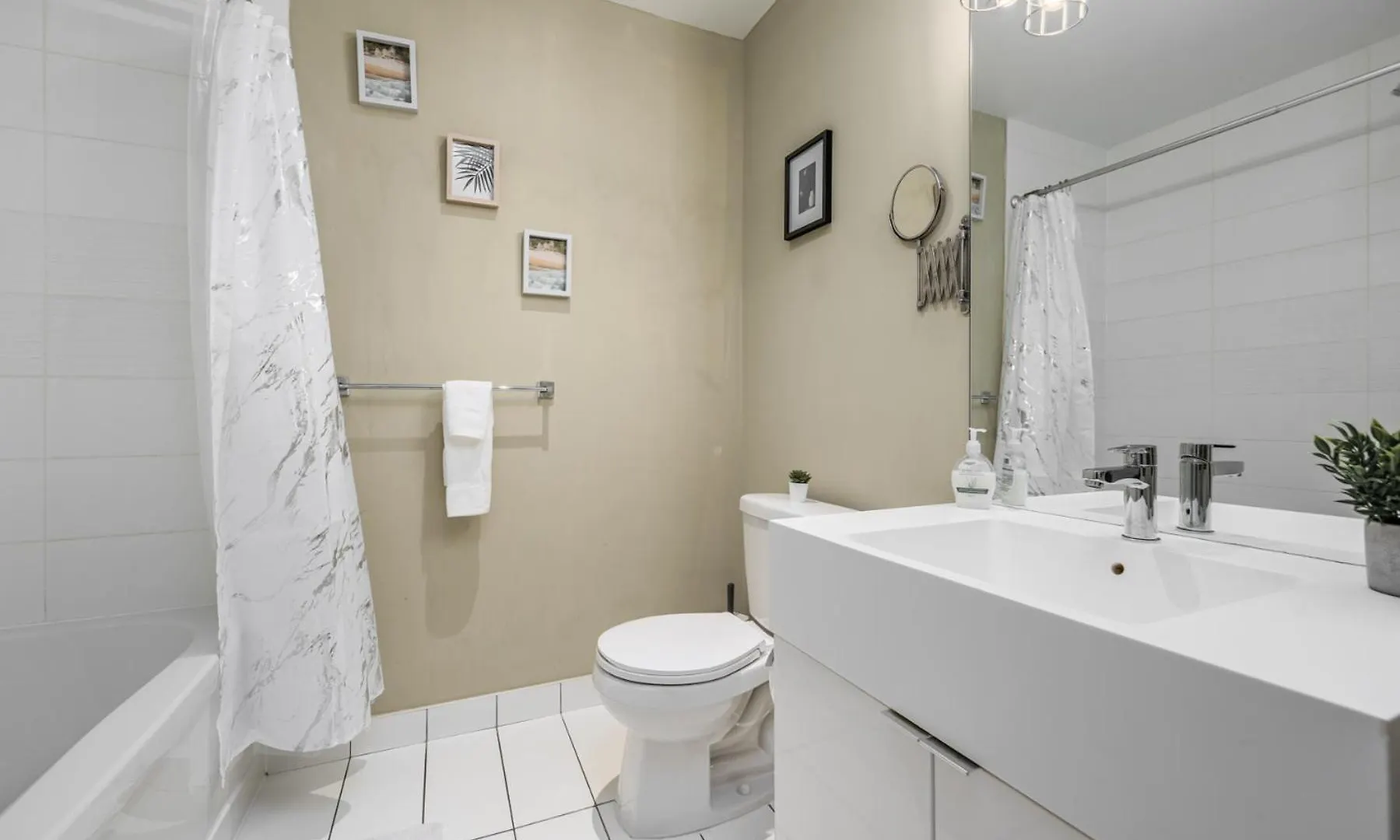Iceboat Residence Toronto 0*,