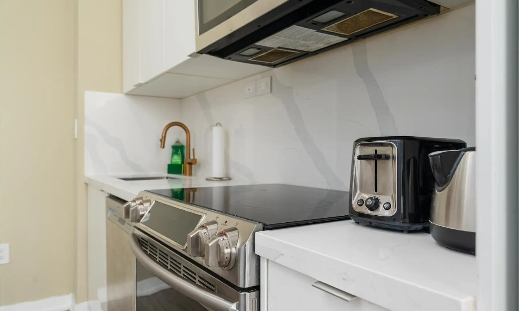 Iceboat Residence Toronto Apartment